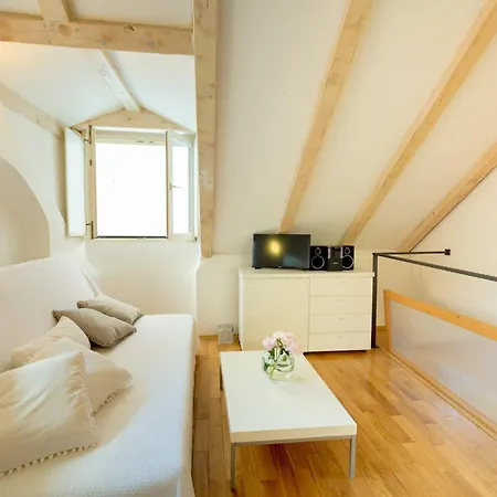 Апартаменты Hedera Estate Hedera A11 - Breakfast Included *
